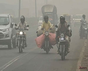Cold wave in Delhi, air quality very poor
