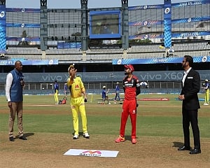 CSK win toss, opt to bat against RCB