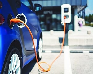 Delhi Govt to convert its fleet of cars into electric vehicles within 6 months