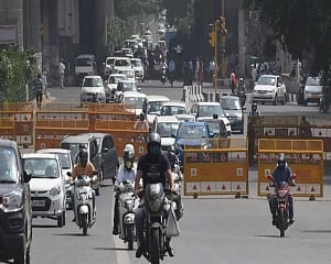 Delhi records minimum temperature of 24 deg C; rain likely