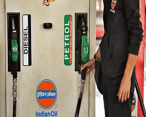 Diesel crosses Rs 100 mark in Mumbai, fuel prices up again