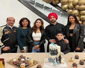 Diljit Dosanjh completes shoot of 'Honsla Rakh' in Canada