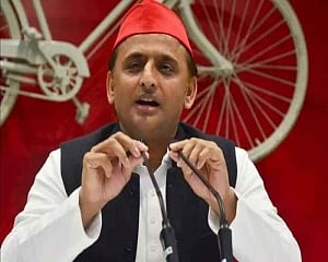Drastic 'fall' in income, claims Akhilesh; data says otherwise