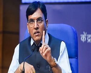 Ensure all adults get 1st dose of Covid vaccine during Har Ghar Dastak campaign: Mandaviya to states