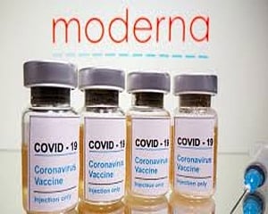 EU agency ponders approval for Moderna's COVID-19 vaccine