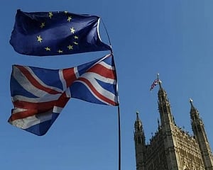 EU lawmakers approve post-Brexit trade treaty