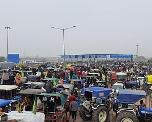 Farmers hold tractor march, say it's 'rehearsal' for Jan 26