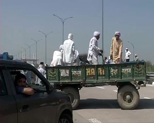 Farmers protesting agri laws block KMP expressway in Haryana