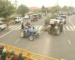 Farmers take out tractor march against farm laws