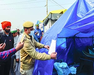 Ghazipur border tense after protesters told to vacate site