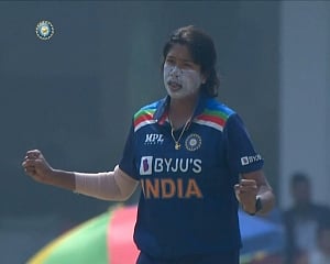 Goswami takes four as India women bowl out South Africa for 157 in 2nd ODI