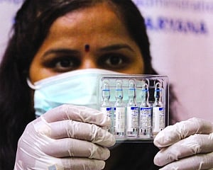 Govt must speed up jab drive to meet Dec target