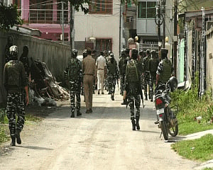 Grenade attack in Srinagar, three injured
