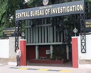 Guj:CBI court discharges 3 cops in Ishrat Jahan encounter case