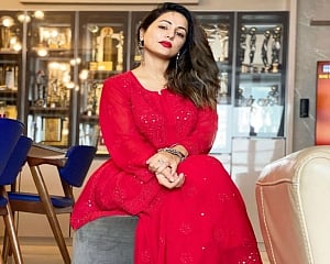 Hina Khan learnt to ride a bike for her role in 'Lines'