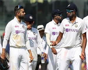 India bundle out England for 134, take 195-run first innings lead