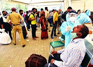 India's daily Covid count nears 2L