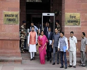 India to be among a few economies to rebound strongly: Finmin report