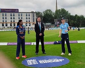 India win toss, opt to bowl against India in 3rd Women's ODI