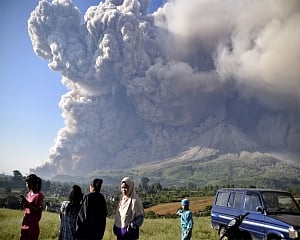 Indonesia's Sinabung Volcano spews high column of ash