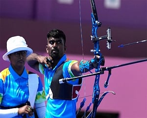 Jadhav stuns world no.2 Bazarzhapov in first round, Tarundeep Rai out