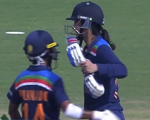 Jhulan, Smriti steer India to series-levelling win in 2nd ODI