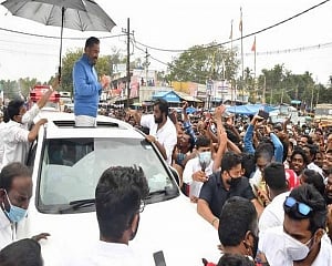Kamal Haasan's car 'attacked' during poll campaign in Tamil Nadu: Party leader