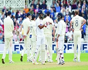 KL, Jadeja & tail help India take lead
