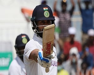 Kohli, Ashwin show how to bat on turning track, India's lead swells to 416