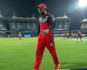 Kohli reprimanded for showing frustration after dismissal