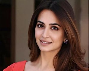 Kriti Kharbanda hopes for a 'time machine'