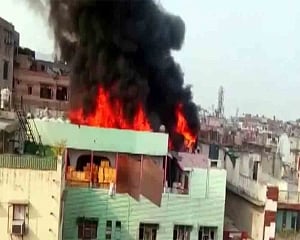 Major fire breaks out at shoe factory in Delhi; five-six people feared trapped