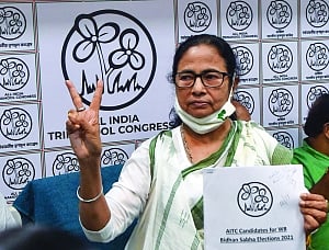 Mamata keeps her word, to fight from Nandigram