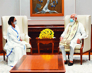 Mamata meets PM; chai pe charcha with Sonia today