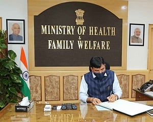 Mansukh Mandaviya takes charge as Union health minister