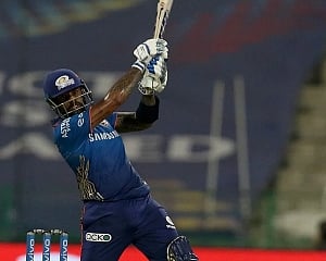 MI amass 235/9 against SRH