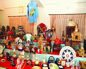 Modi, Army chief contributeÂ most treasures to Toshakhana