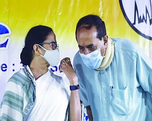 Modi jealous of my Hindu identity, alleges Didi after MEA blocks her Italy visit