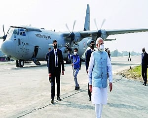 Modi opens Purvanchal E-way in Sultanpur