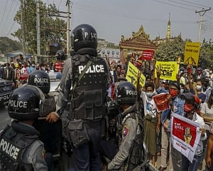Myanmar troops said to be moving to cities