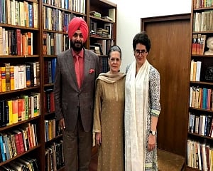 Navjot Singh Sidhu meets Sonia Gandhi ahead of likely Punjab Cong revamp