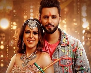 Nia Sharma, Rahul Vaidya on 'Zee Comedy Show' to promote 'Garbe Ki Raat' video