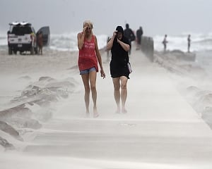 Nicholas strengthens to hurricane ahead of Texas landfall