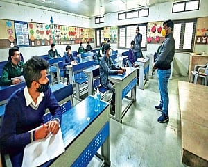 No physical classes in Delhi schools, colleges for 1 week as pollution hits emergency level