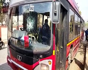 Not allowed to board due to Covid curbs, people damage DTC buses, block MB Road in Delhi