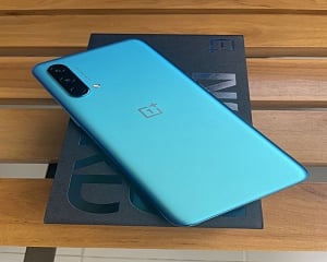 OnePlus leads India premium smartphone market in Q2: Report