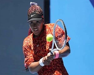 Osaka makes her return against Zheng at Tokyo Olympics