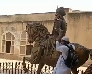 Pak TLP activist who vandalised Maharaja Ranjit Singh's statue gets bail