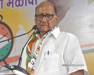 Pawar warns govt, says farmers will 'destroy' new agri laws