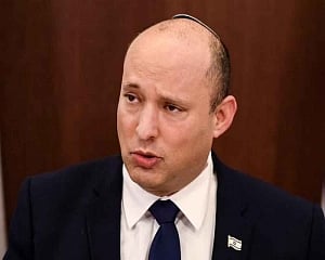 Person on Israeli PM''s flight from UAE tests COVID positive